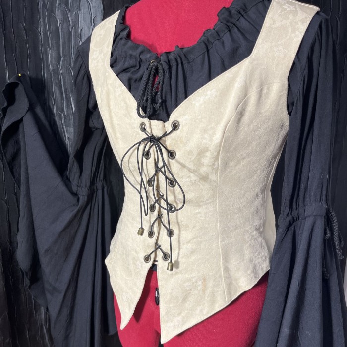Vente de corsets médiévaux  Bustiers Moyen Âge magasin